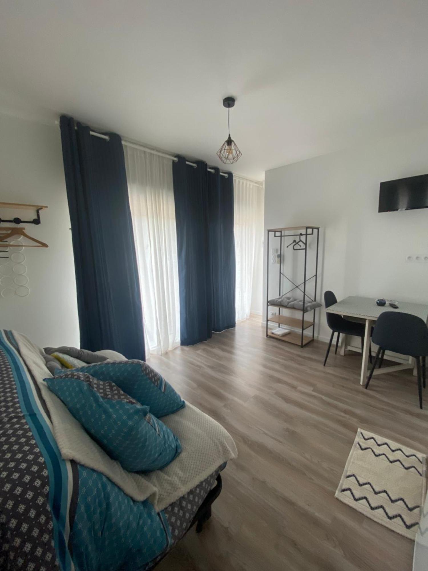 Studio Neuf Tout Equipe Castres-Gironde Dış mekan fotoğraf